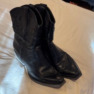 Circus by Sam Edelman Women’s Black Leather Boots